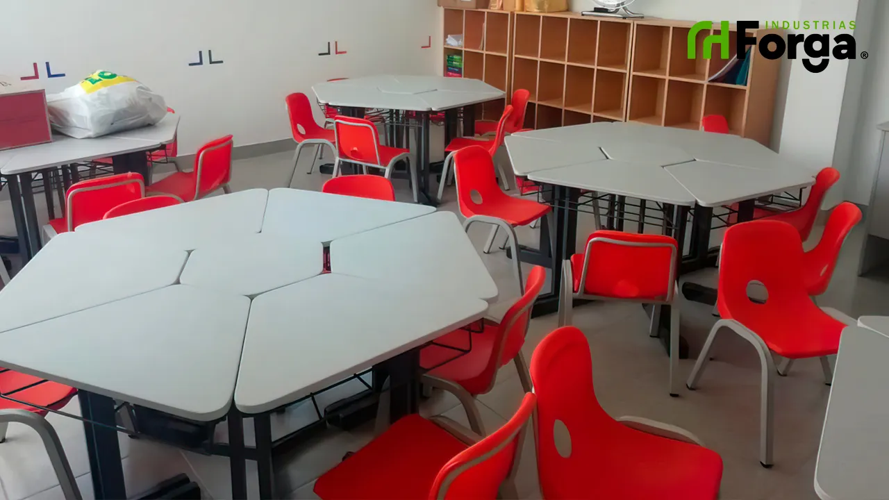 Mesa para estudiantes y maestros